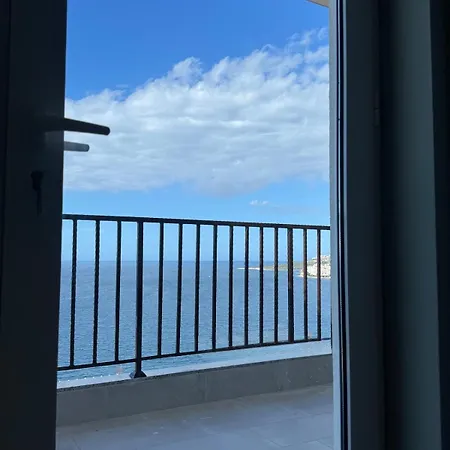 Two Bedroom Modern Seaview Apartment Sarande