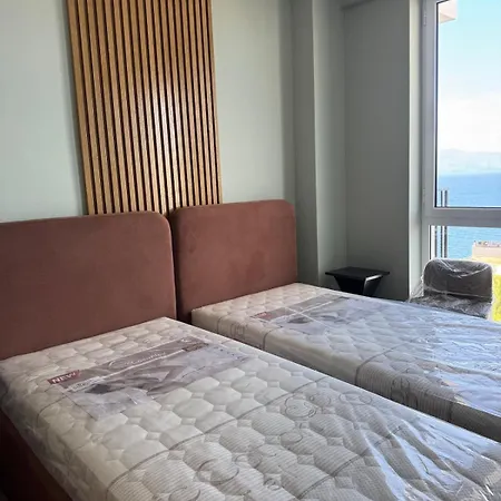Two Bedroom Modern Seaview *