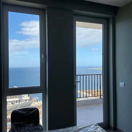 Two Bedroom Modern Seaview