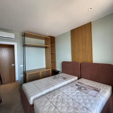 Two Bedroom Modern Seaview *