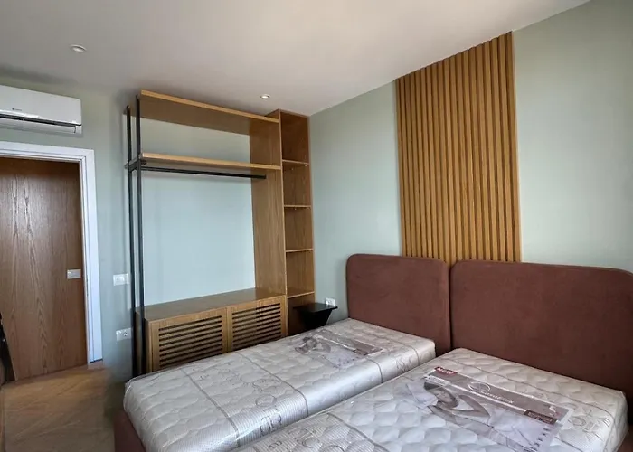 Two Bedroom Modern Seaview *